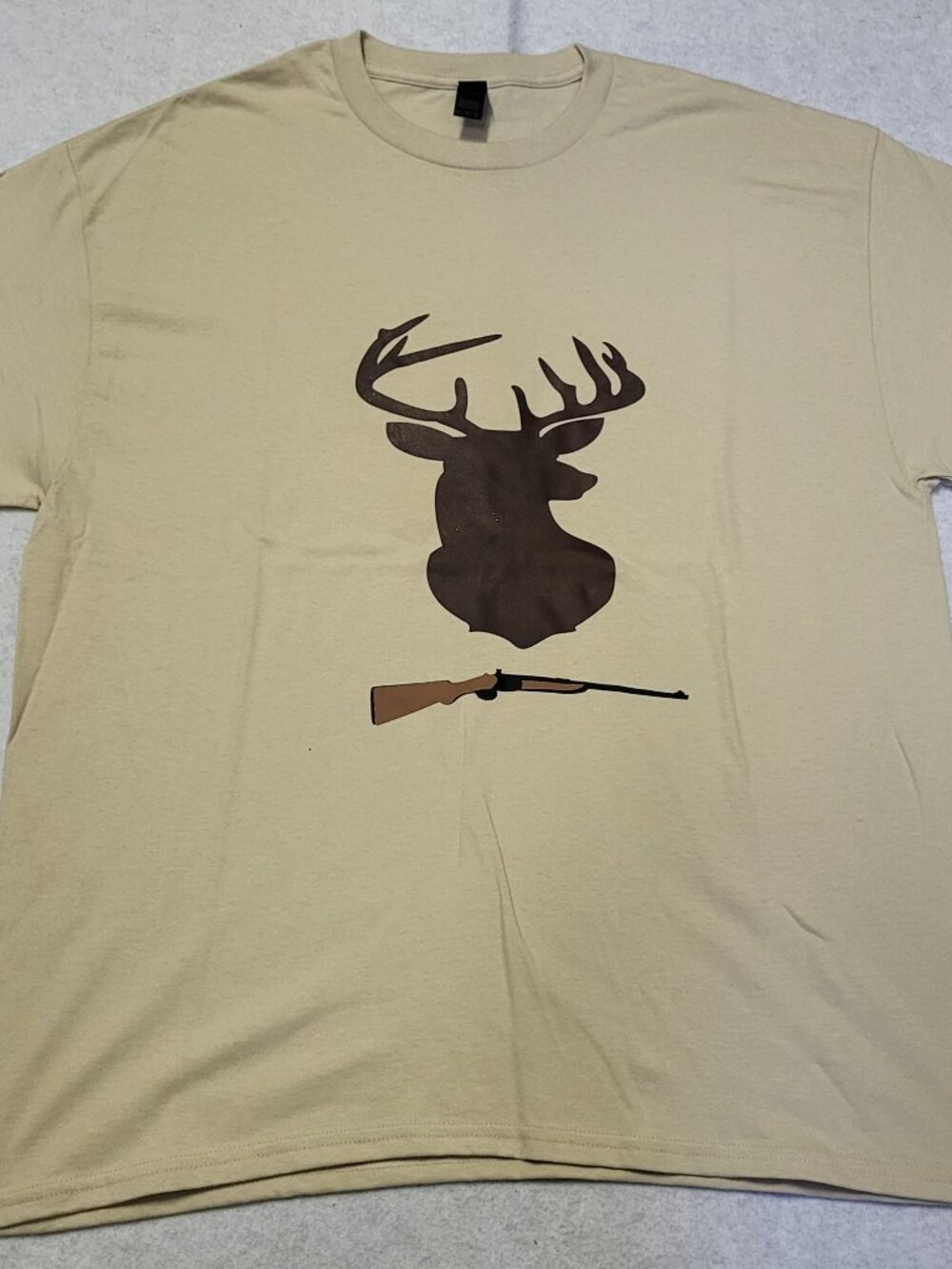 Gildan Custom Made Tan Hunting Season Deer Graphic T-Shirt Size XL